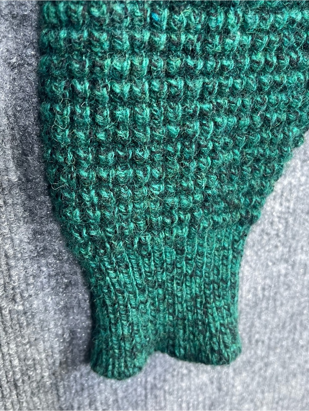 Vintage American Eagle Mens Medium Green Wool Knit Patch Elbow Grandpa Sweater - Picture 7 of 11